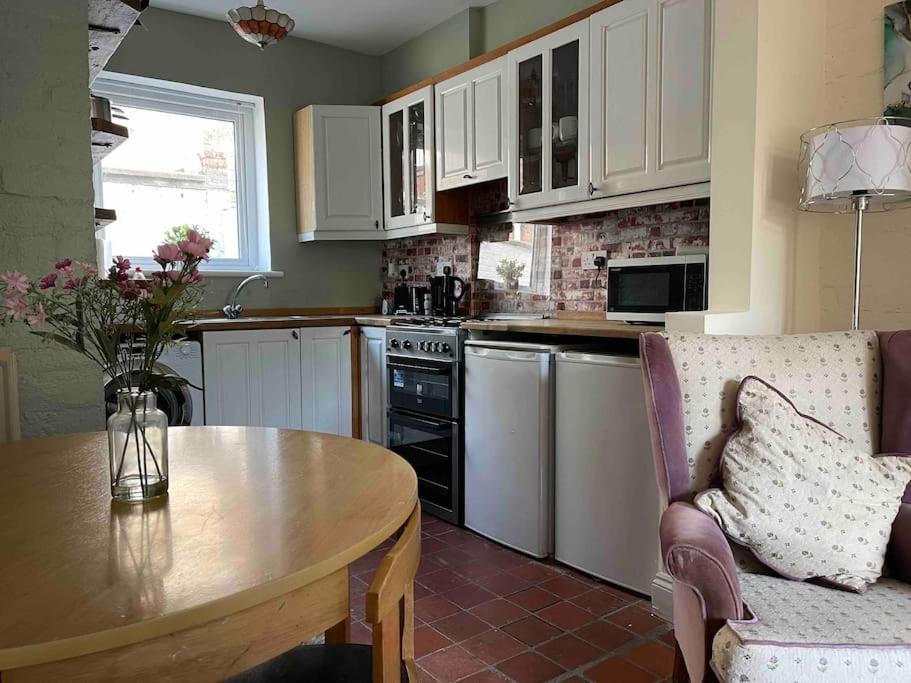 Lovely 2 Bedroom House Overlooking Park, Free Parking Belfast Exteriér fotografie