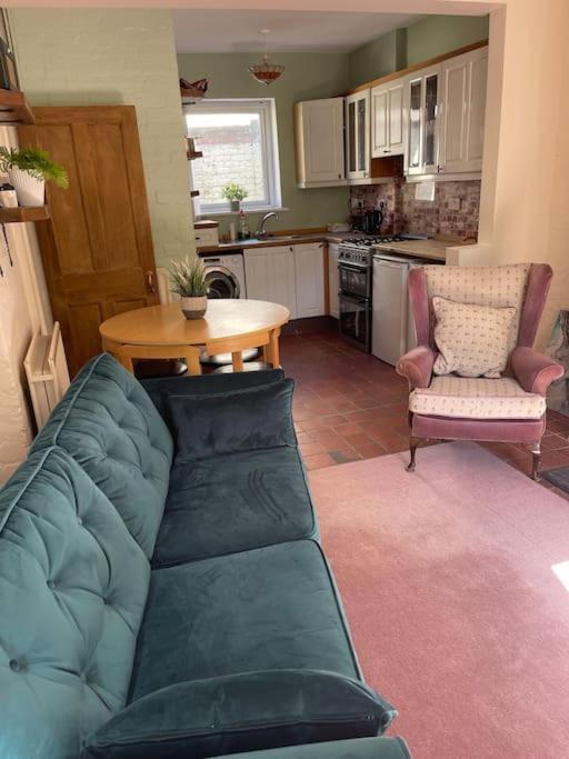 Lovely 2 Bedroom House Overlooking Park, Free Parking Belfast Exteriér fotografie